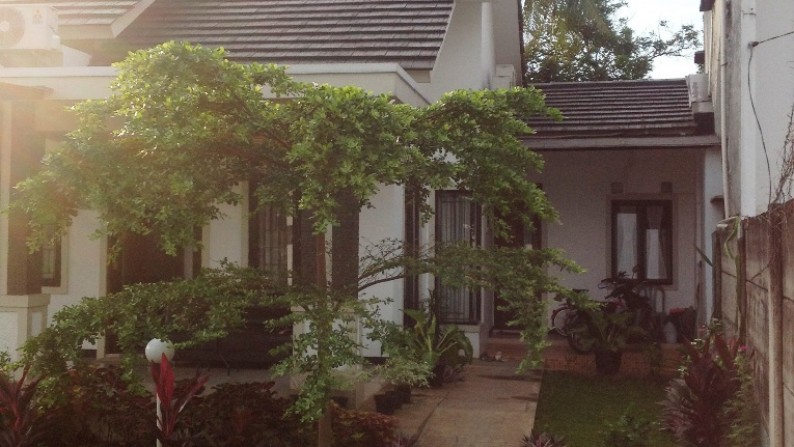 Rumah Cantik ,siap huni di Cluster Dahlia Utama Pondok Pucung