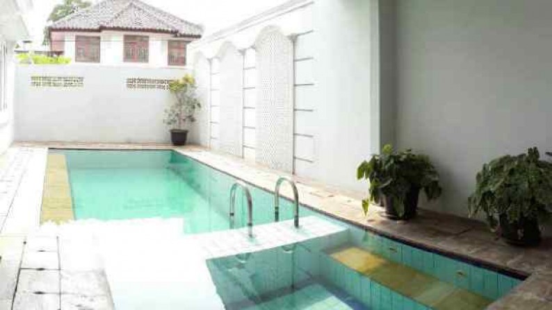 Dijual....Rumah Kualitas Ok +Swimming Pool Turun Harga  !! Rumah Di River Park Bintaro Sektor 8