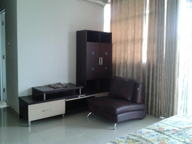 Sewa Rumah Grandwisata, Split Level yang mewah, fully furnished, bagus dan berkelas