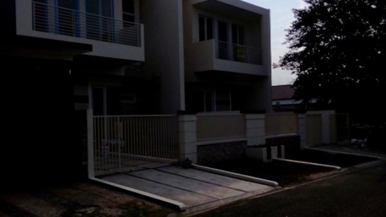 Rumah Baru di cluster ternama dari Dukuh Bima Kota legenda