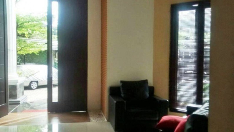 Rumah Ada s.pool di Bintaro Jakarta Selatan