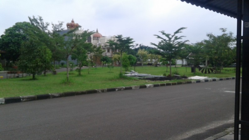 Disewakan rumah grandwisata, rumah depan taman yg rapi, berish aman dan siap huni.