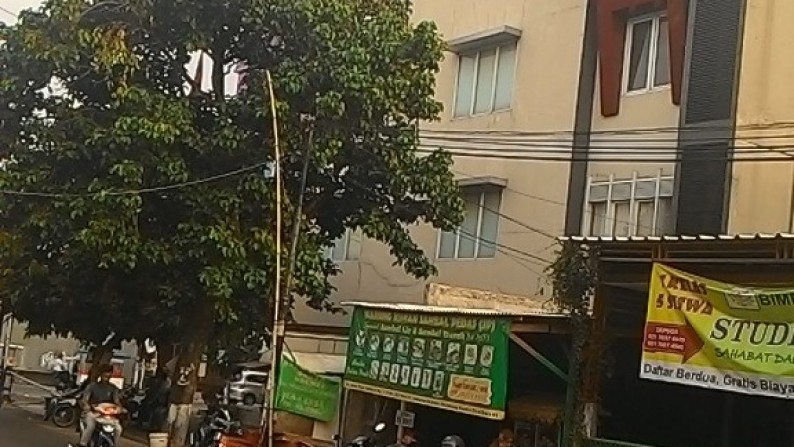 3 RUKO JADI 1,PINGGIR JALAN,GOOD PRICE DI VETERAN JAKARTA SELATAN