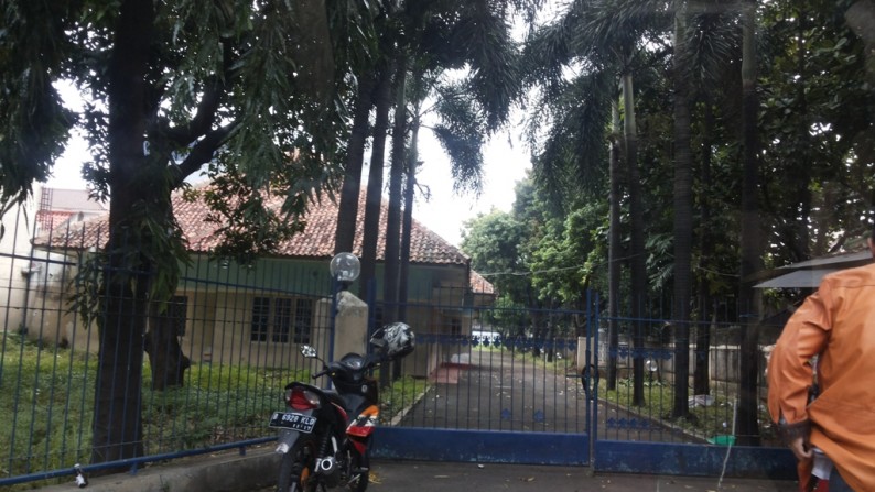 Rumah dalam cluster,lokasi oke,siap huni di Sektor 3