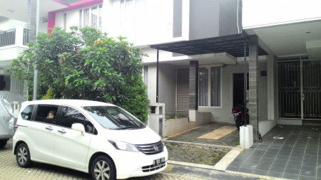 Di Sewakan Rumah Di Cluster Emerald View, Bintaro Sektor 9