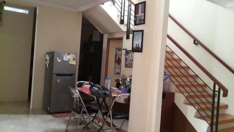 RUMAH CANTIK,BAGUS,SECURTY 24 JAM DI SEKTOR 9