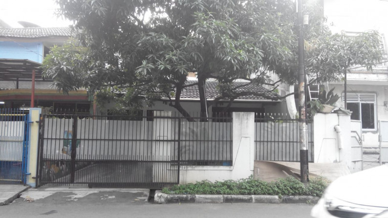 SEWA Rumah Besar di Taman Aries