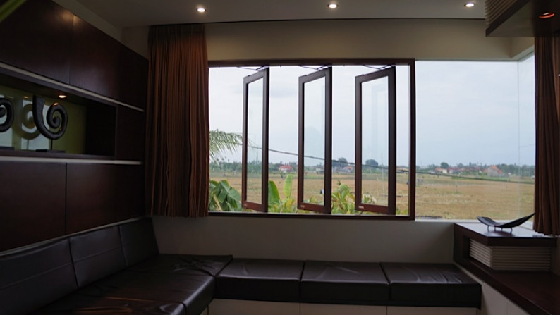 Exclusive Villa For Rent 3 Bedrooms in Sanur Fully Furnish Rice Field View