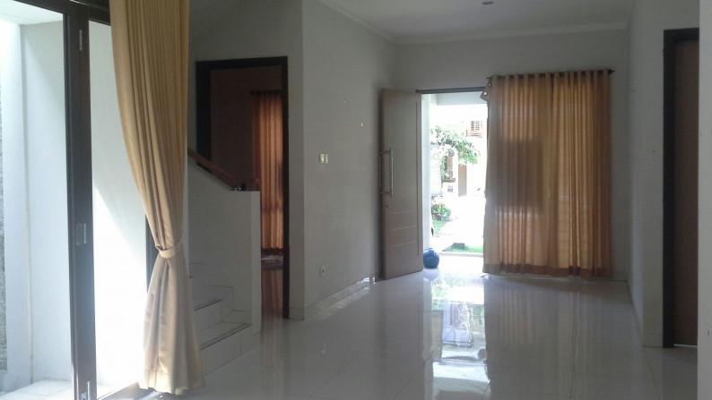 Rumah Hot Sale, Brand New Dalam Cluster Di Bintaro 9