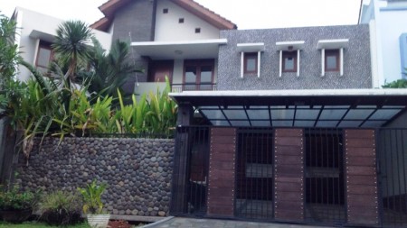 Rumah Bagus,Murah,Full Furnish ,halaman luas di BSD