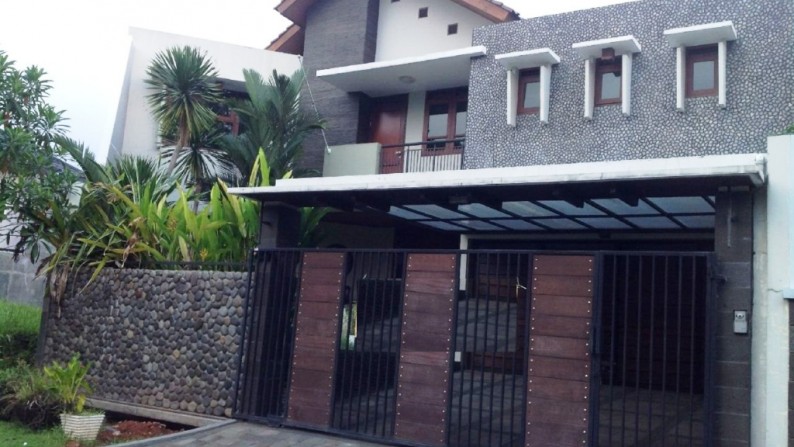 Rumah Bagus,Murah,Full Furnish ,halaman luas di BSD