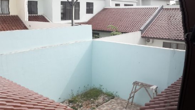 DISEWAKAN RUMAH JINGGA 5/10 ALAM SUTERA