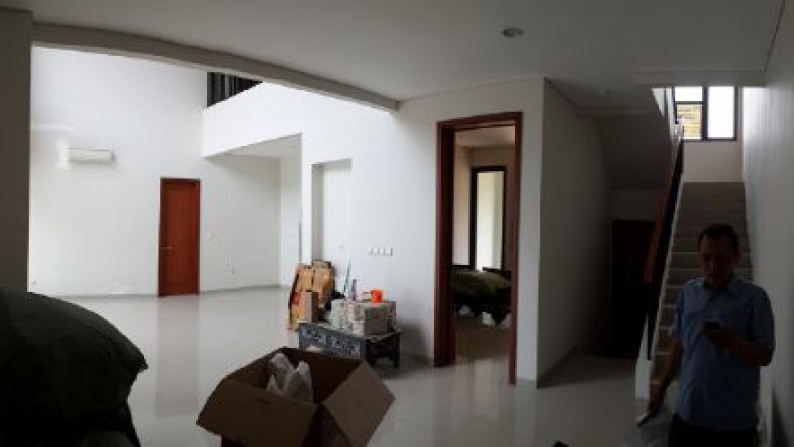 DISEWAKAN RUMAH JINGGA 5/10 ALAM SUTERA