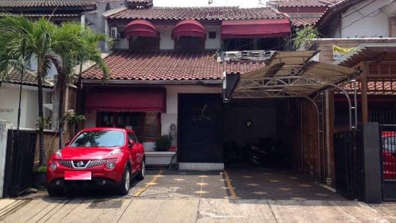 Rumah pinggir jalan,bagus,strategis DKI JAKARTA SELATAN