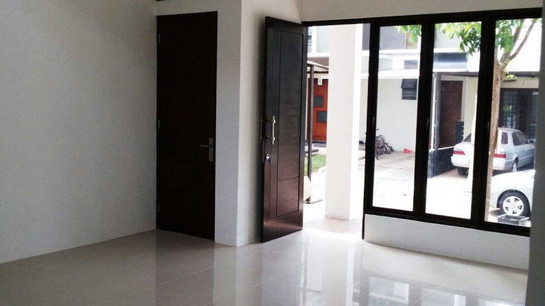 Hot Sale ...,lokasi nyaman ada club house ..Dijual Rumah di Kawasan @ Mahagoni Park, Bintaro