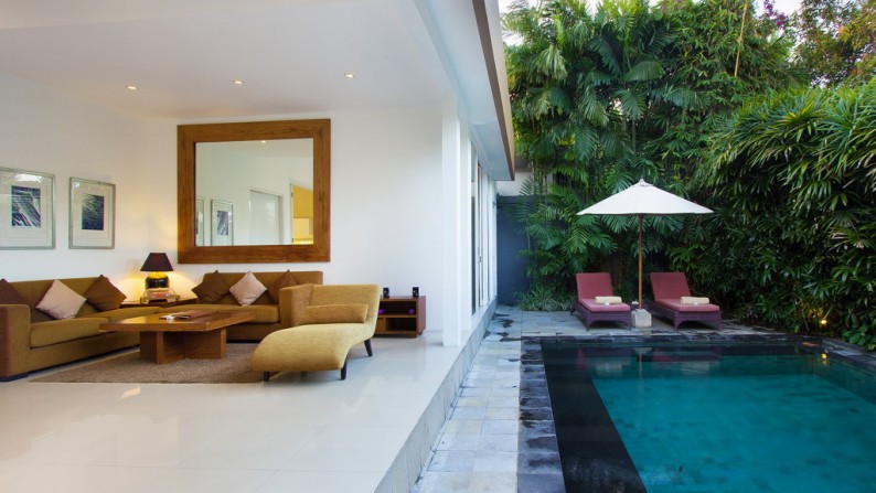 Leasehold 32 Years Ultimate Villa 2 Bedrooms in Seminyak Busy Area