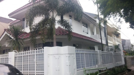 Disewakan rumah di Tebet Barat Dalam