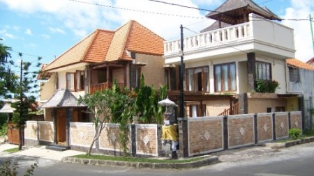 Villa 3 Bedrooms Fully Furnish Good Atmosphere Nusa Dua