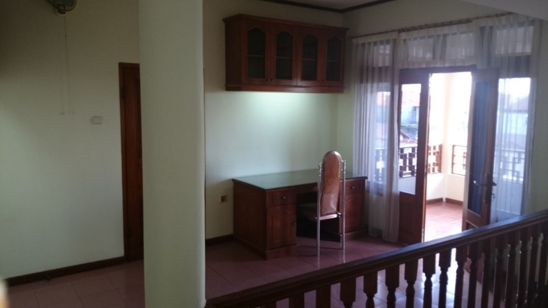 House 3 Bedrooms Fully Furnihed in Imam Bonjol Denpasar