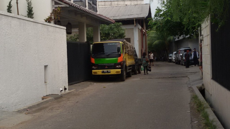 Rumah Brand New,Siap Huni, lokasi strategis,di Cilandak DKI Jakarta Selatan,10 menit ke citos