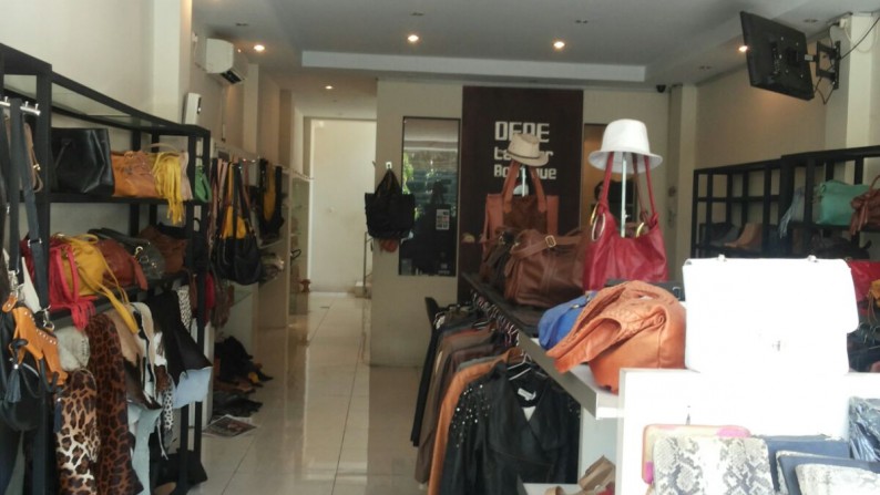 Shop At Seminyak Business Area