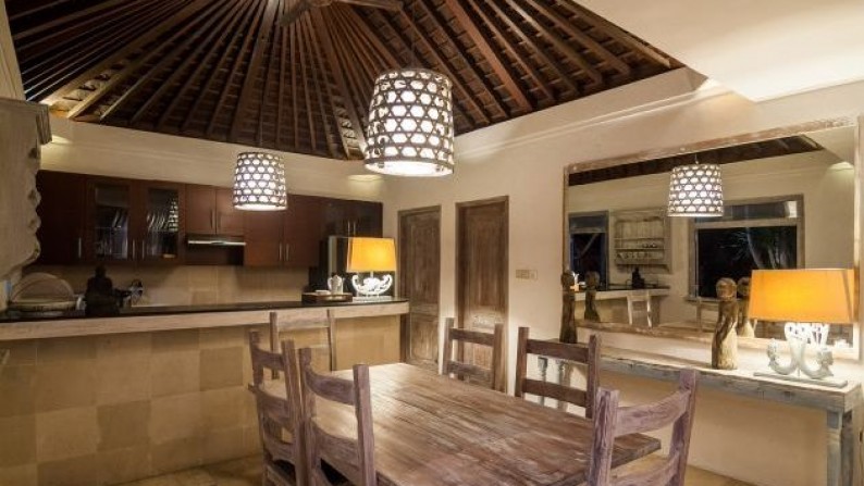 Freehold Charming Balinesse Villa 1000m2 with 3 Bedrooms at Berawa Canggu (HG)