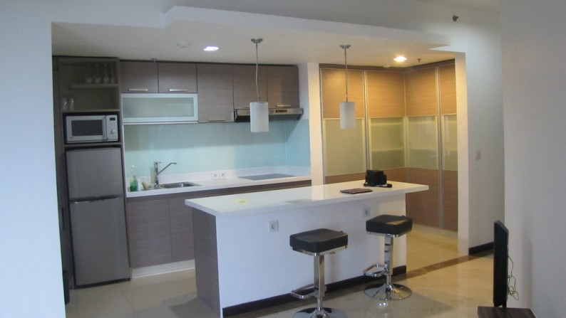 SEWA Apartemen. FURNISHED. Strategis. Fasilitas komplit.