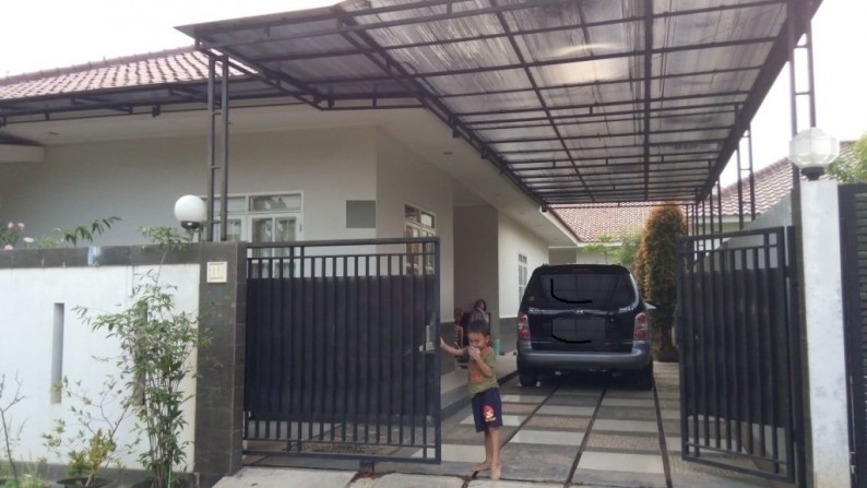 Rumah siap huni,strategis di Pondok Aren Tangerang..lokasi tenang, dekat dg sekolah..RS, mal