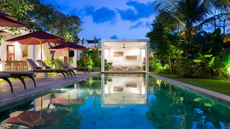 Holiday Rentals - Casa Brio Seminyak - 4 Bedrooms Villa