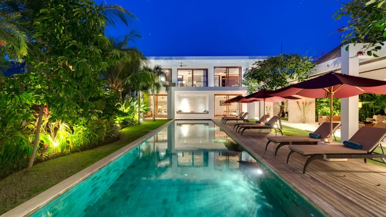 Holiday Rentals - Casa Brio Seminyak - 4 Bedrooms Villa