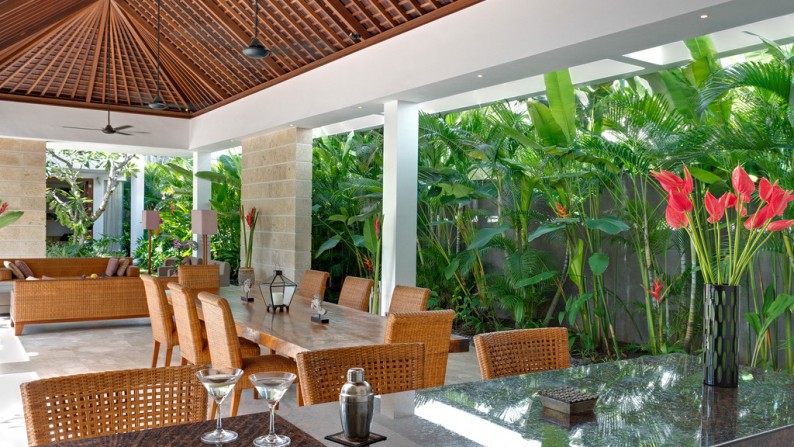 Holiday Rentals - Casa Brio Seminyak - 4 Bedrooms Villa