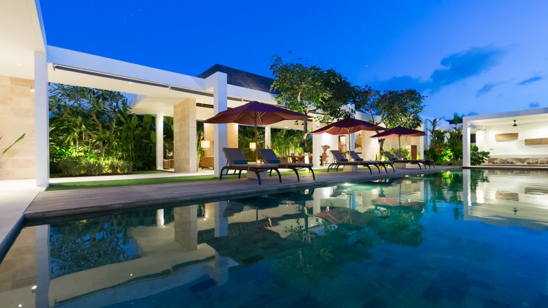 Holiday Rentals - Casa Brio Seminyak - 4 Bedrooms Villa