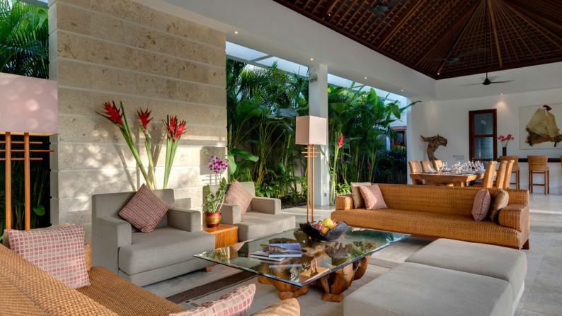 Holiday Rentals - Casa Brio Seminyak - 4 Bedrooms Villa