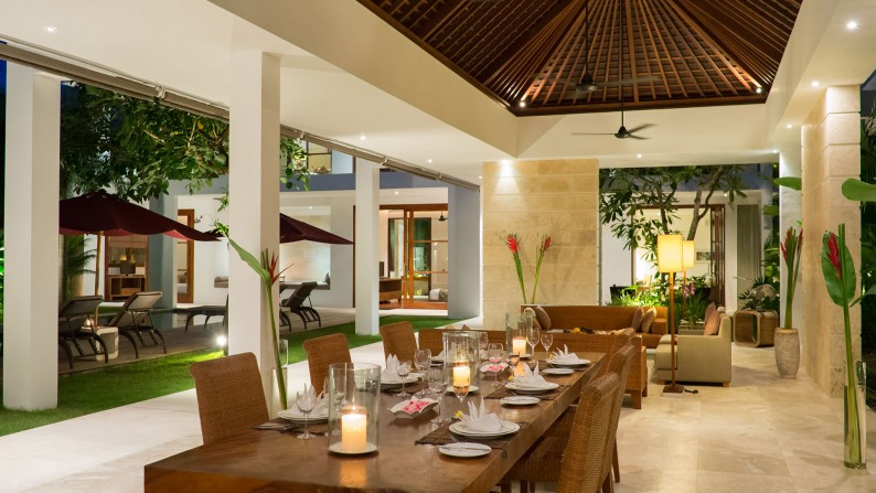 Holiday Rentals - Casa Brio Seminyak - 4 Bedrooms Villa