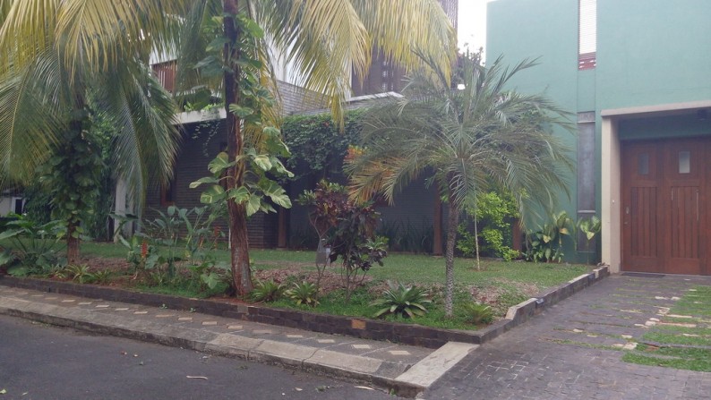 Dijual Rumah Mewah dan Elegan Dikawasan Graha Taman, Bintaro Utama Sektor IX