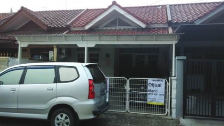 Rumah standard dalam kompleks