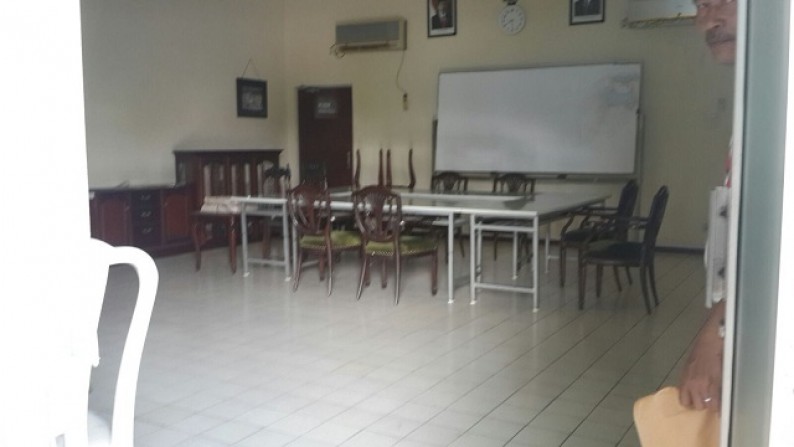 jual cepat ex pabrik furniture kawasan industri pulo gadung, siap pakai