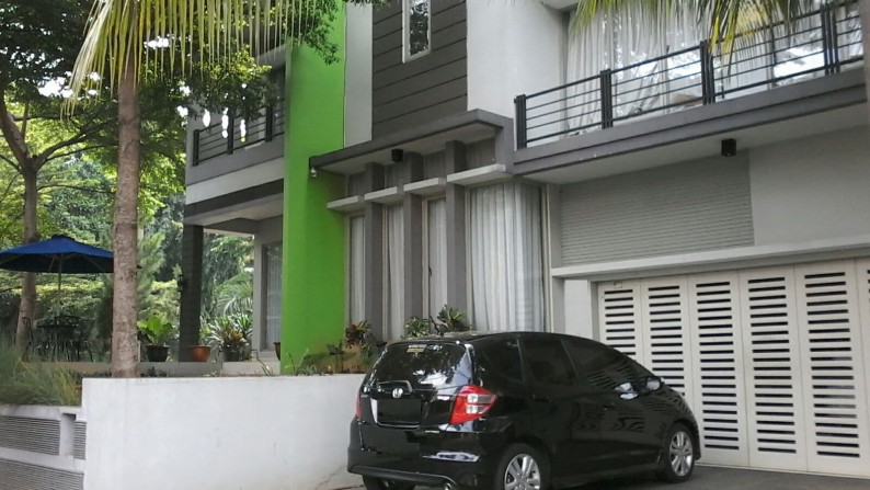 Rumah Bagus ,minimalis,dalam cluster di sektor 1 Bintaro Jaya
