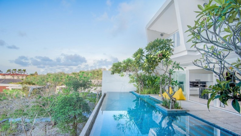 Freehold Minimalist Villa 3 Bedrooms Jimbaran with Spectacular Sea & City View