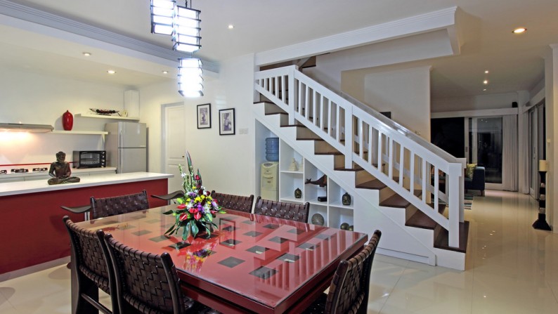 Freehold Beautiful White Villa 3 Beds in Batu Belig, Close to Beach and Restaurants