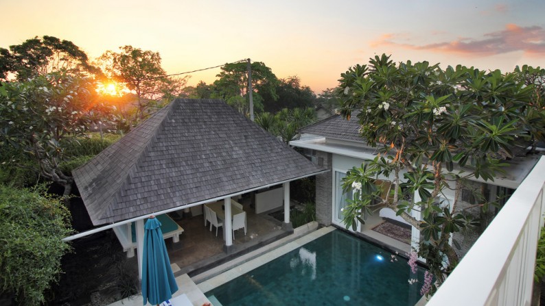 Freehold Beautiful White Villa 3 Beds in Batu Belig, Close to Beach and Restaurants