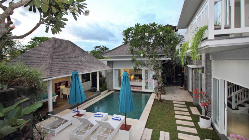 Freehold Beautiful White Villa 3 Beds in Batu Belig, Close to Beach and Restaurants