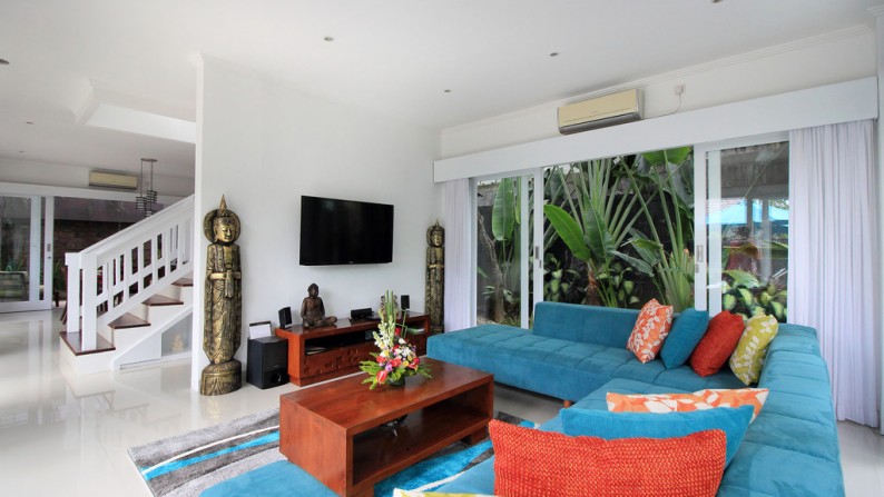 Freehold Beautiful White Villa 3 Beds in Batu Belig, Close to Beach and Restaurants