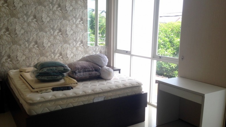 Yearly Rent Villa 3 Bedrooms Fully Furnish Sunset Area, Kuta Clean and Secure Area