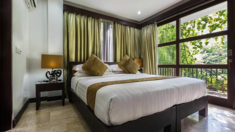 Freehold Luxury Familly Villa 6 Bedrooms in Kuta , Close to Beach & Restaurants