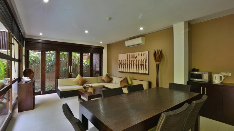 Freehold Luxury Familly Villa 6 Bedrooms in Kuta , Close to Beach & Restaurants