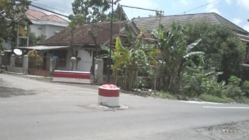 TANAH + RUMAH DIJUAL DI MALANGREJO, MAGUWOHARJO, SLEMAN