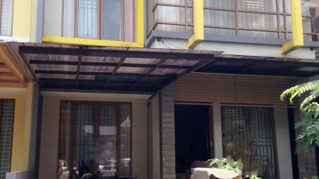 Rumah Nyaman dan Siap Huni di Kawasan Emerald, Bintaro