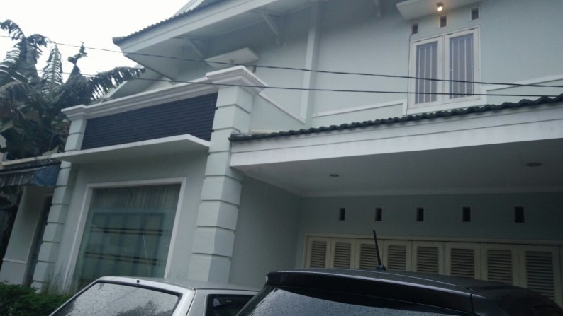 Rumah pinggir jalan,luas tanah 255,strategis  di Sektor 9 Bintaro Jaya