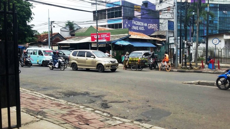 Ruko Luas dan Strategis di Kawasan Palmerah, Jakarta Pusat